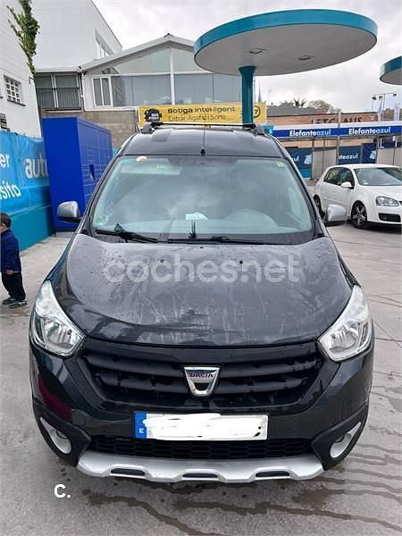 Usado Dacia Dokker Stepway 90 HP (66 kW) 2015 Azul Monovolume