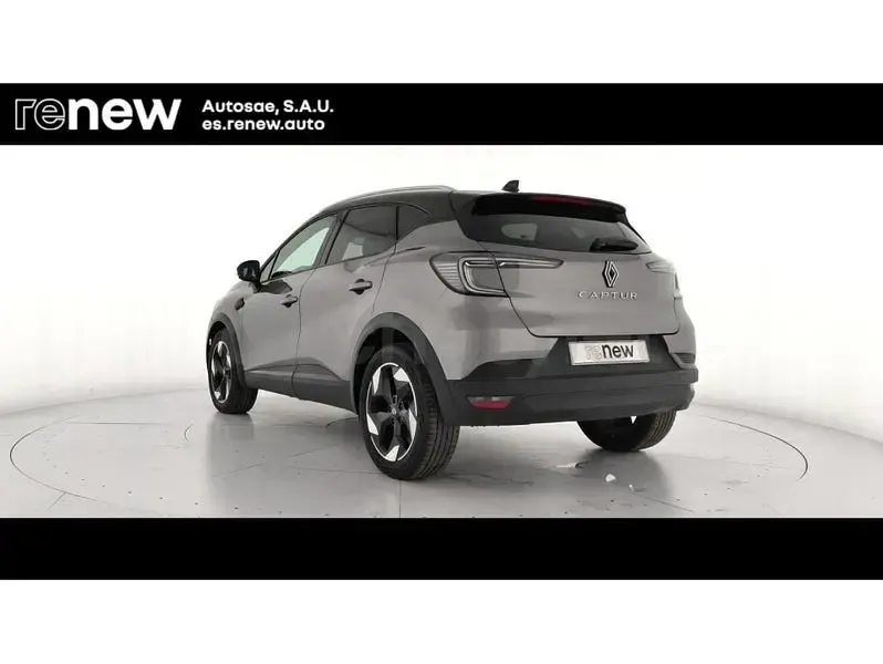 Usado Renault Captur Techno 100 CV (73 kW) 2025 Gris / plata SUV