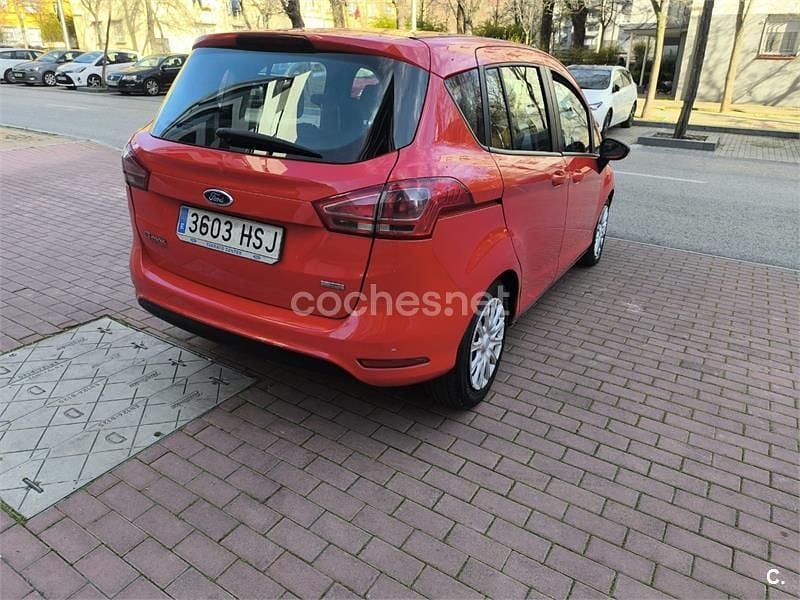 Usado Ford B-MAX Trend 75 CV (55 kW) 2013 Rojo Monovolumen