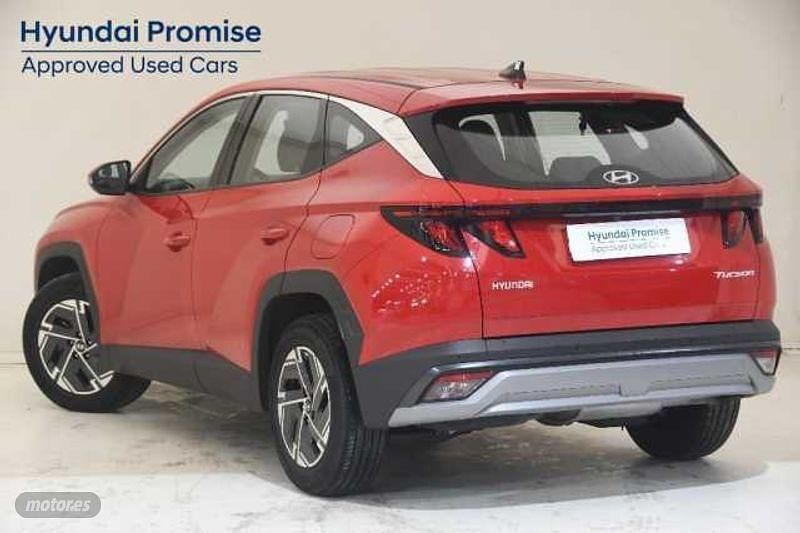 Usado Hyundai Tucson 116 CV (85 kW) 2024 Engine red SUV