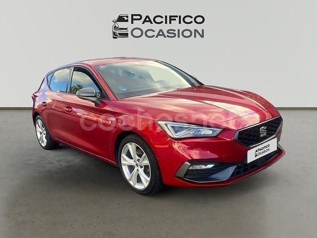 Usado Seat Leon FR 150 CV (110 kW) 2021 Rojo Berlina