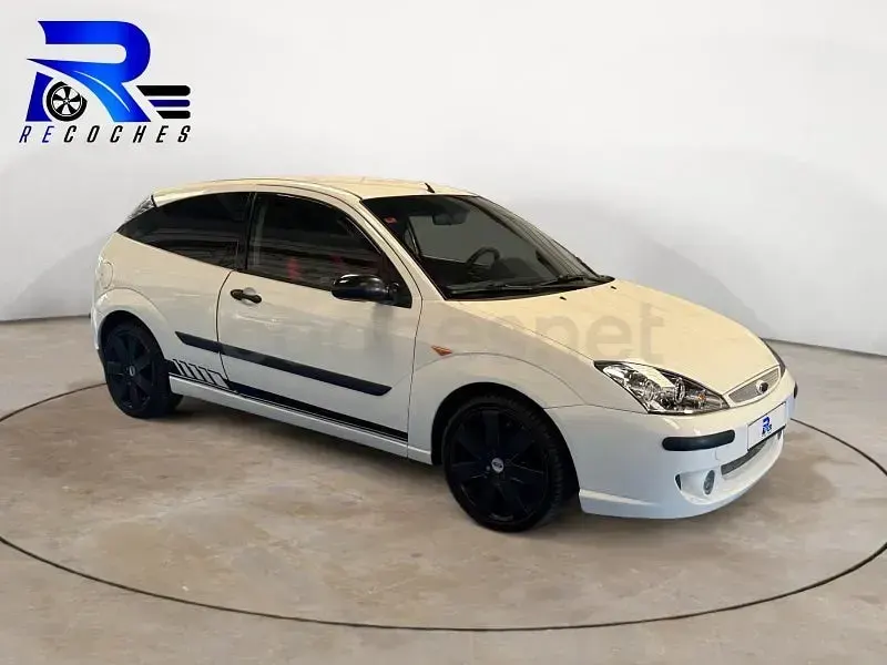 Usado Ford Focus Trend 115 CV (84 kW) 2002 Blanco Berlina