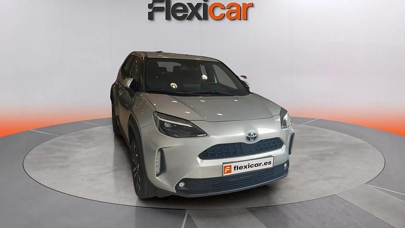 Usado Toyota Yaris Hybrid Active 116 CV (85 kW) 2024 Gris