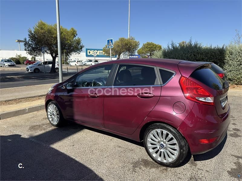 Violeta / lila Usado 2009 Ford Fiesta Titanium Utilitario | 4000 € (Precio justo) - Imagen 1/4