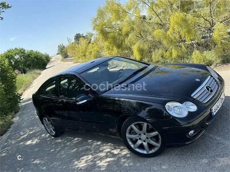 Usado Mercedes C350 272 CV (200 kW) 2005 Negro Berlina