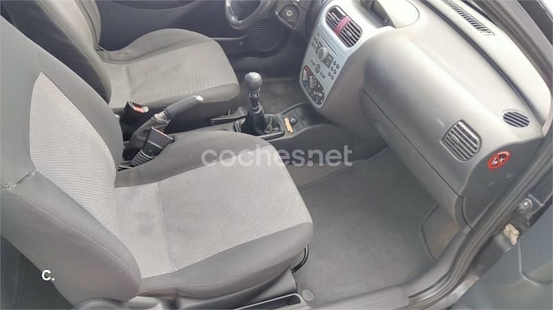 Negro Usado 2005 Opel Corsa Enjoy Berlina | 2800 € (Precio justo) - Imagen 1/4