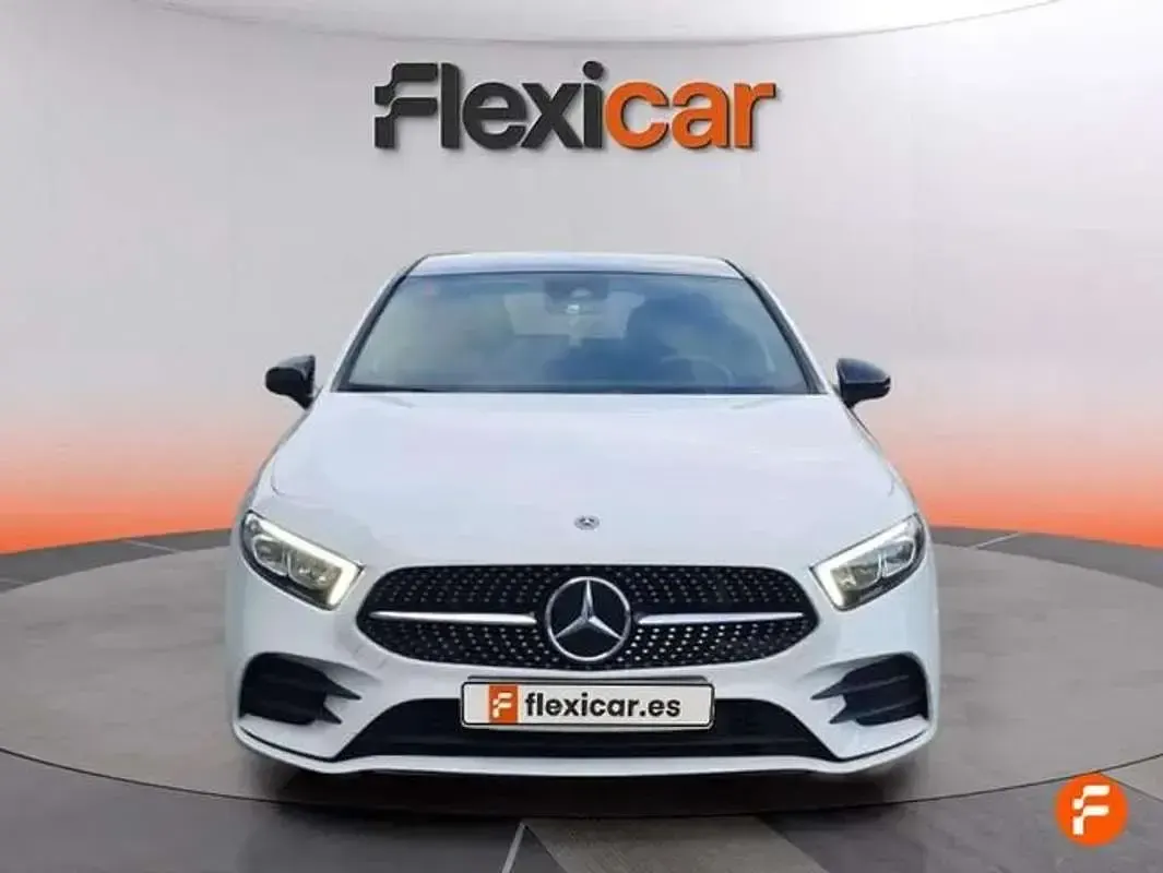 Usado Mercedes A180 109 CV (80 kW) 2019 Blanco Utilitario