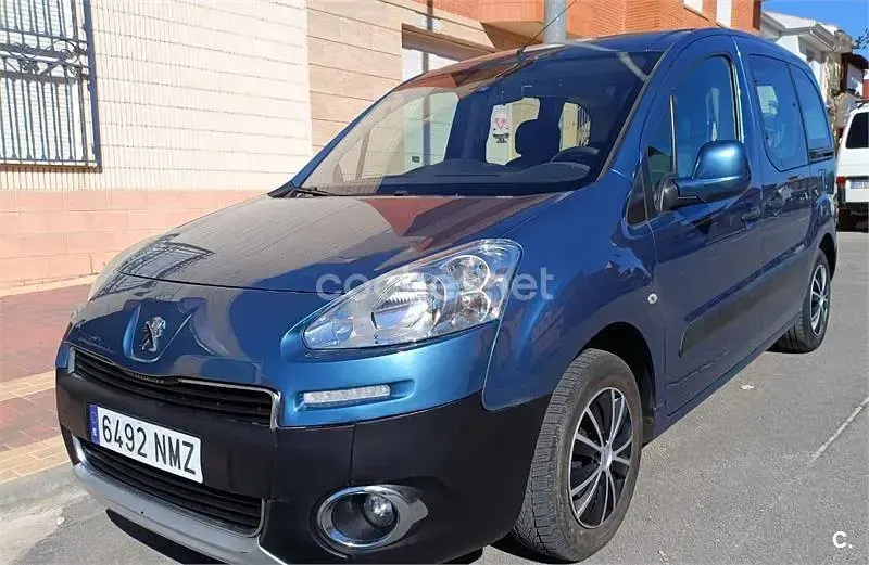 Usado Peugeot Partner Tepee Active 92 CV (67 kW) 2013 Azul Monovolumen