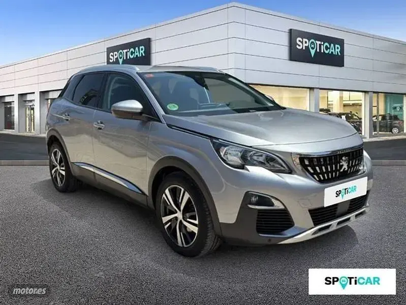 Usado Peugeot 3008 Allure 130 CV (95 kW) 2019 Gris SUV