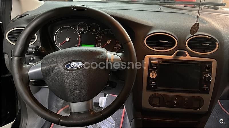 Usado Ford Focus Sport 115 CV (84 kW) 2006 Negro Berlina