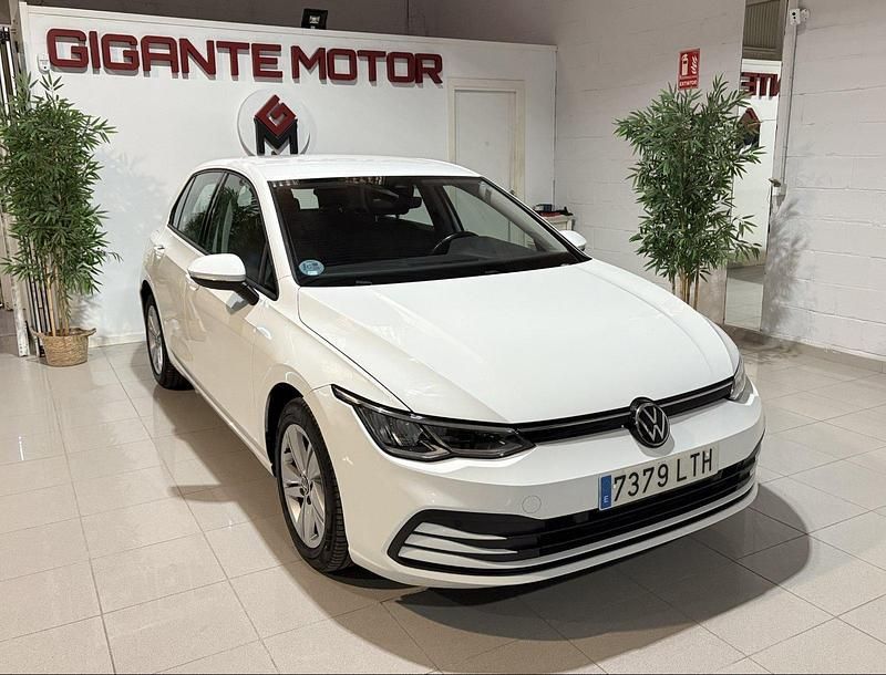 Usado VW Golf VIII 110 CV (80 kW) 2021 Blanco Utilitario