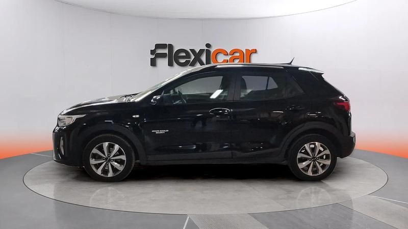 Usado Kia Stonic 101 CV (74 kW) 2022 Negro SUV