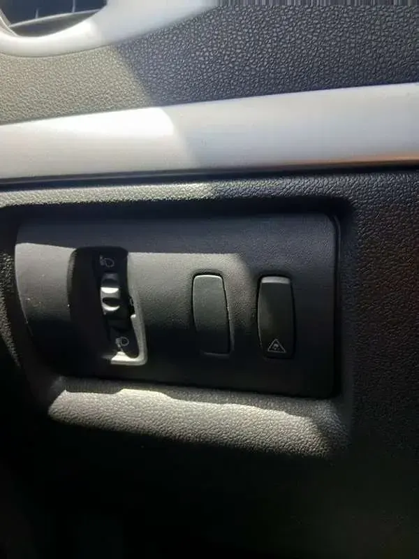 Usado Renault Clio Business 90 CV (66 kW) 2012 Negro Familiar