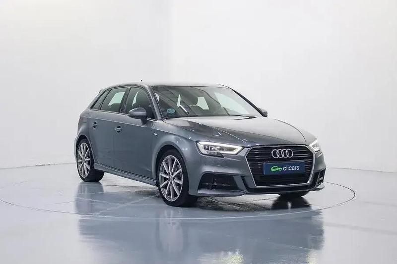 Begagnad Audi A3 S-Line 116 HK (85 kW) 2019 Grå Sedan