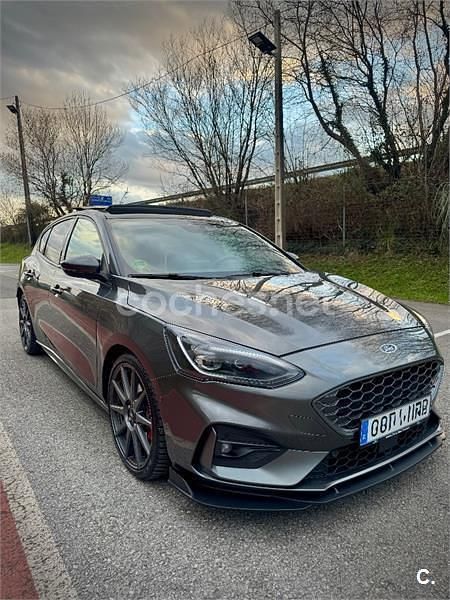 Gris / plata Usado 2020 Ford Focus ST Berlina | 23.990 € - Imagen 1/4
