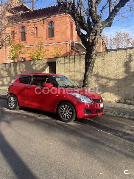 Usado Suzuki Swift GL 95 CV (69 kW) 2013 Rojo Utilitario