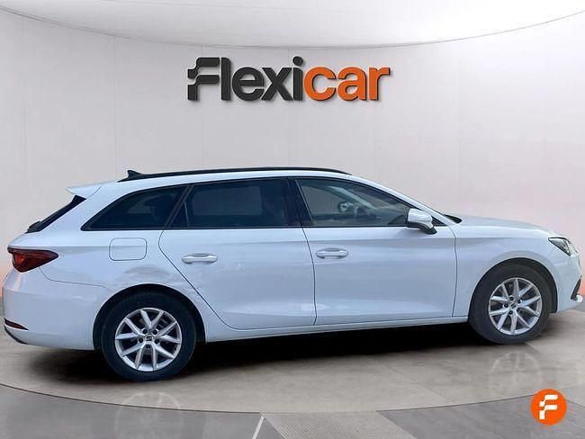Usado Seat Leon Style 115 CV (84 kW) 2021 Blanco Familiar