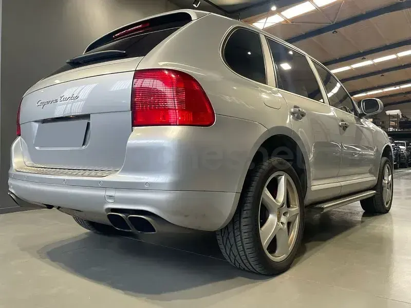 Usado Porsche Cayenne Turbo 450 CV (330 kW) 2004 Gris / plata SUV