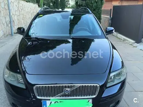 Usado Volvo V50 Momentum 136 CV (100 kW) 2007 Negro Familiar