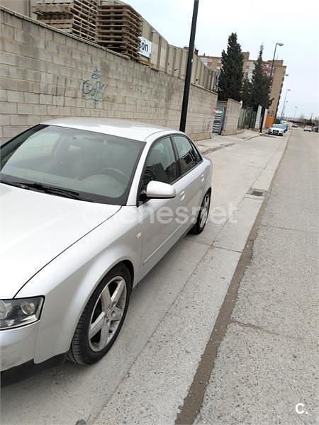 Usado Audi A4 180 CV (132 kW) 2001 Gris / plata Berlina