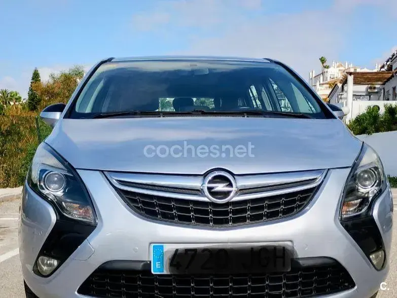Usado Opel Zafira Tourer Expression 130 CV (95 kW) 2015 Gris / plata Monovolumen