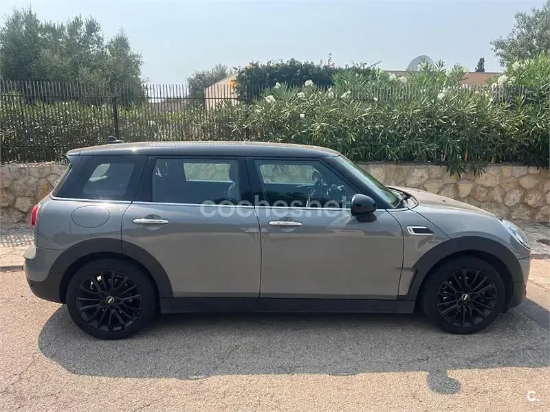 Usado Mini Cooper D Clubman 150 CV (110 kW) 2015 Gris / plata Familiar