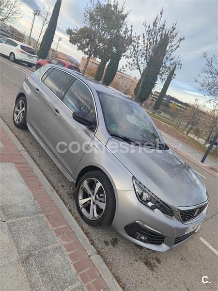 Usado Peugeot 308 GT-line 130 CV (95 kW) 2018 Gris / plata Berlina