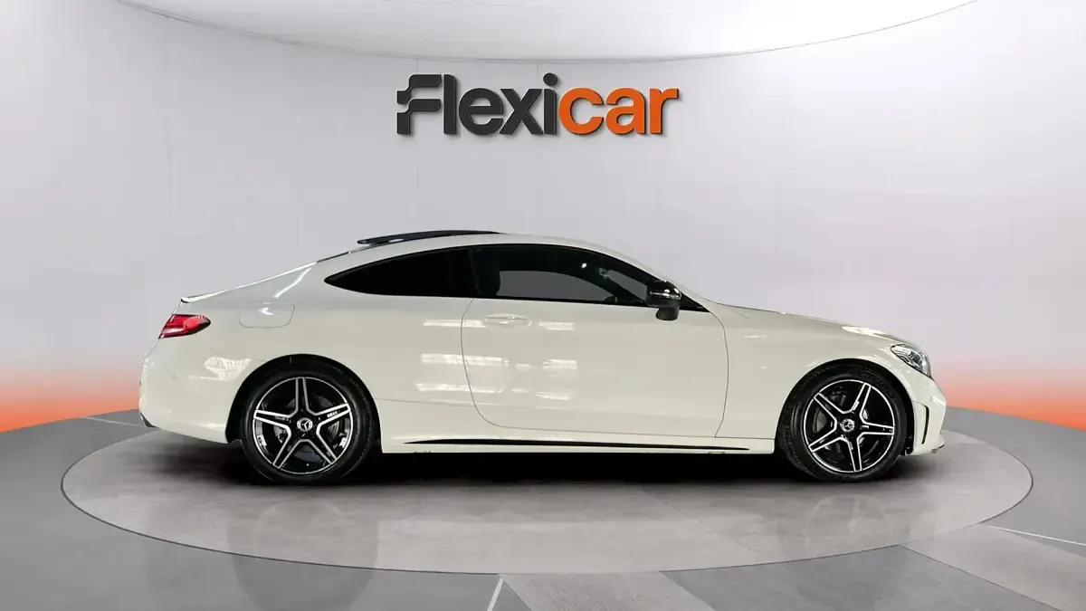 Usado Mercedes C220 194 CV (142 kW) 2020 Blanco Coupe