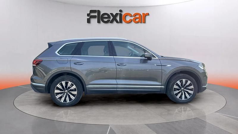 Usado VW Touareg 381 CV (280 kW) 2021 Gris SUV