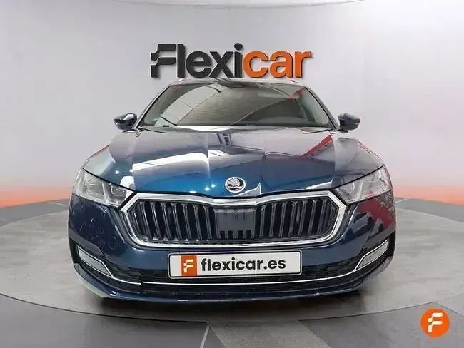 Usado Skoda Octavia Style 150 CV (110 kW) 2021 Azul Familiar