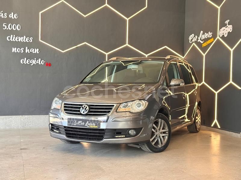 Usado VW Touran Highline 140 CV (102 kW) 2007 Gris / plata Monovolumen