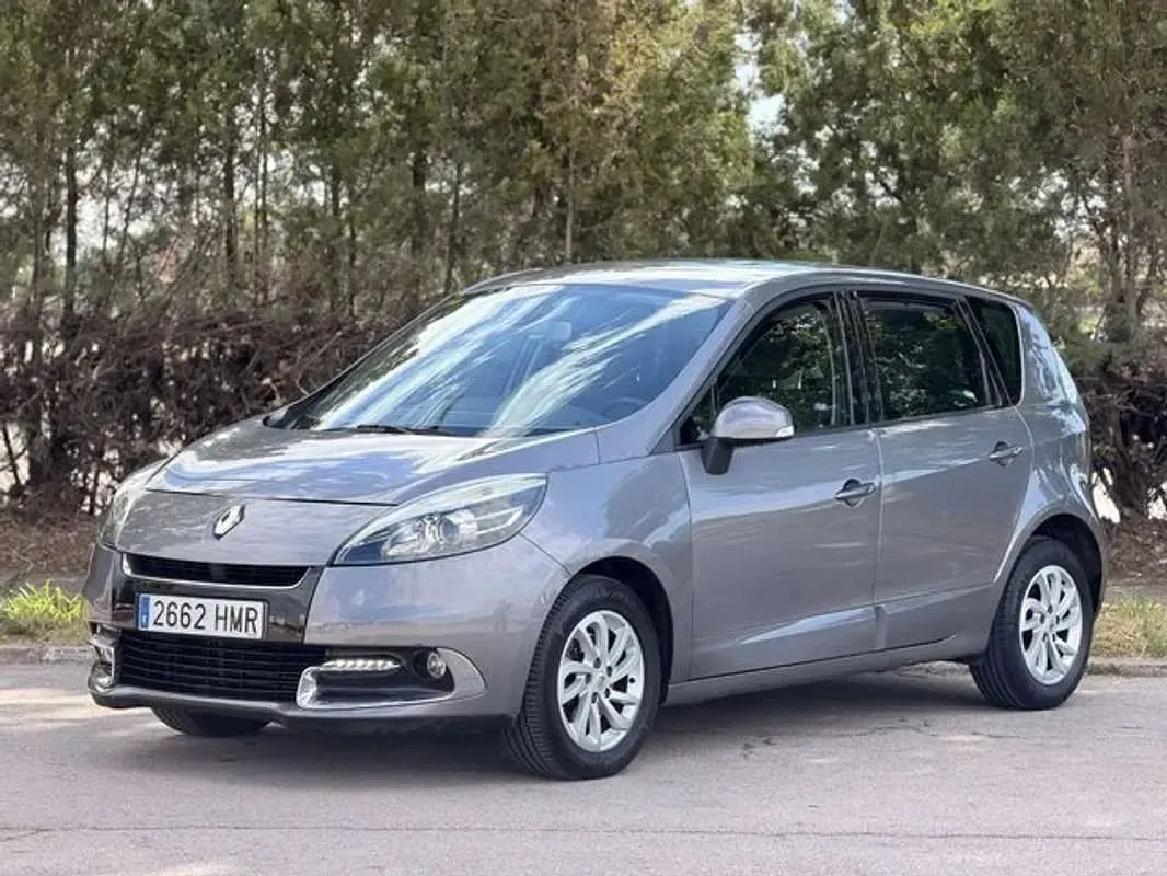 Usado Renault Grand Scénic III Dynamique 131 CV (96 kW) 2012 Monovolumen