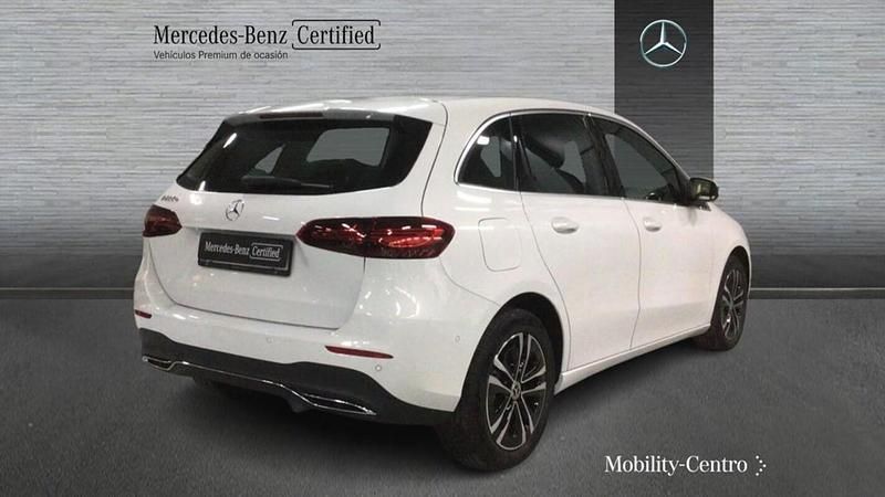 Usado Mercedes B250 217 CV (159 kW) 2024 Blanco digital Monovolumen