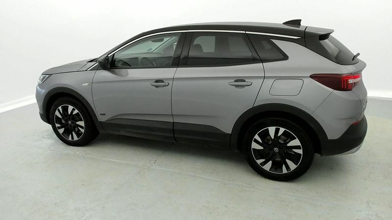 Usado Opel Grandland X Ultimate 300 CV (220 kW) 2021 Gris himalaya / techo negro SUV