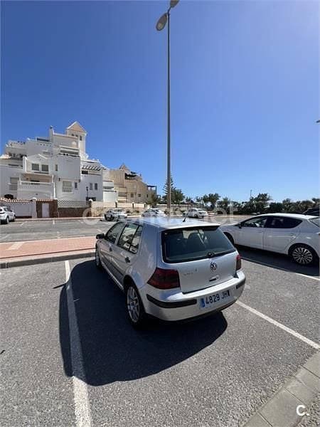 Usado VW Golf IV 100 CV (73 kW) 2002 Gris / plata Berlina
