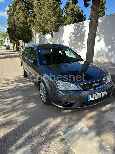 Usado Ford Mondeo ST 226 CV (166 kW) 2003 Gris / plata Familiar