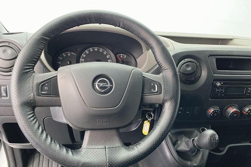 Usado Opel Movano 130 HP (95 kW) 2017 Branco Monovolume