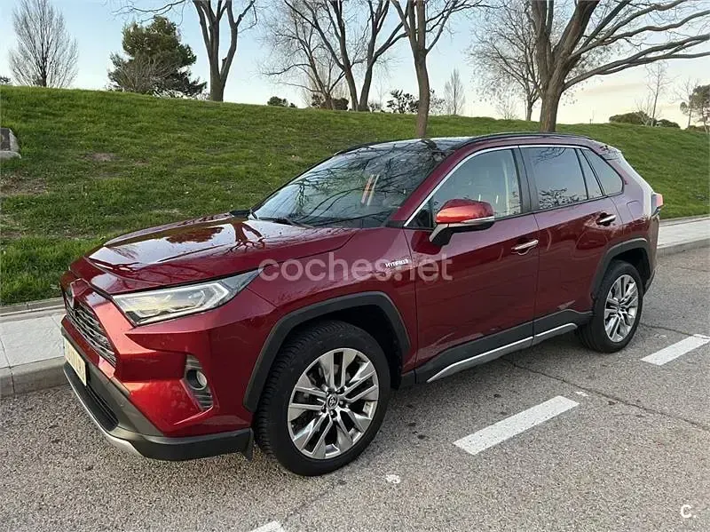 Usado Toyota RAV4 Hybrid Luxury 218 CV (160 kW) 2021 Granate SUV