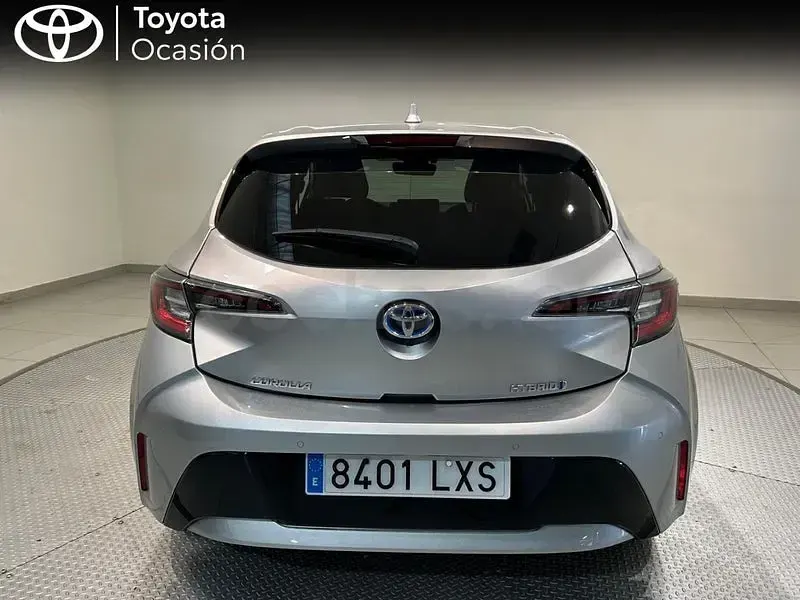 Usado Toyota Corolla Style 122 CV (89 kW) 2022 Gris / plata Berlina