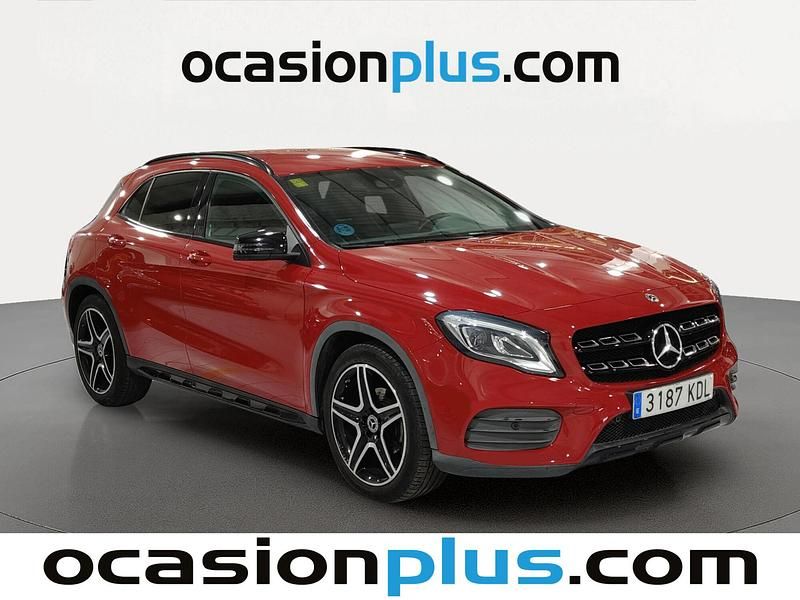 Usado Mercedes GLA200 Urban 136 CV (100 kW) 2017 Rojo SUV