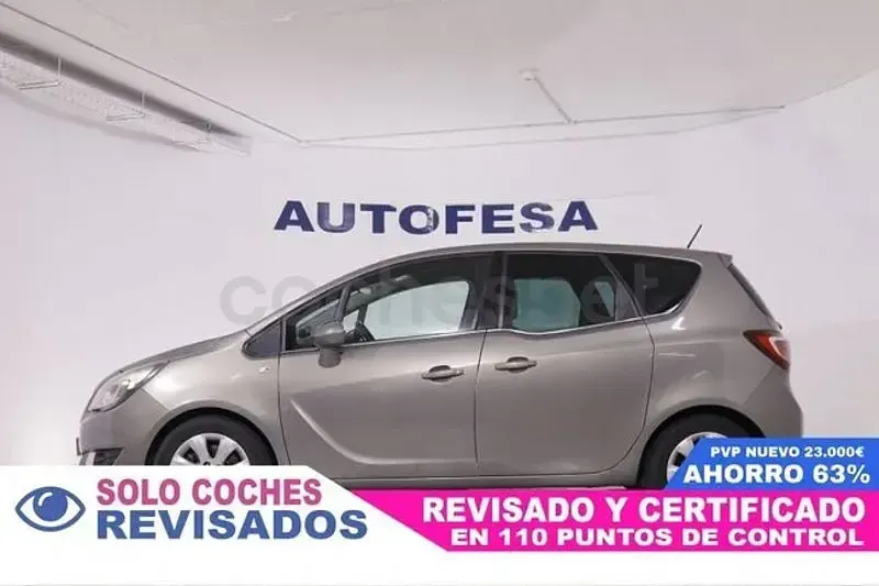 Usado Opel Meriva Excellence 140 CV (102 kW) 2016 Gris / plata Monovolumen