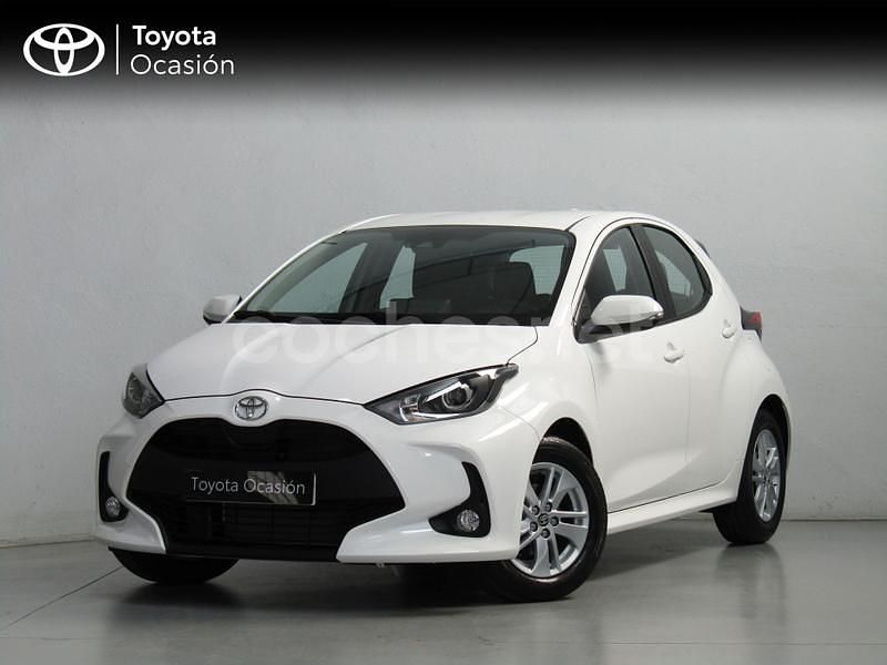 Blanco Usado 2023 Toyota Yaris Berlina | 17.990 € (Precio justo) - Imagen 1/4