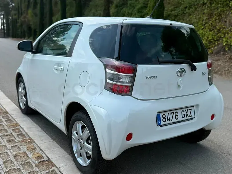 Usado Toyota iQ 68 CV (50 kW) 2010 Blanco Utilitario