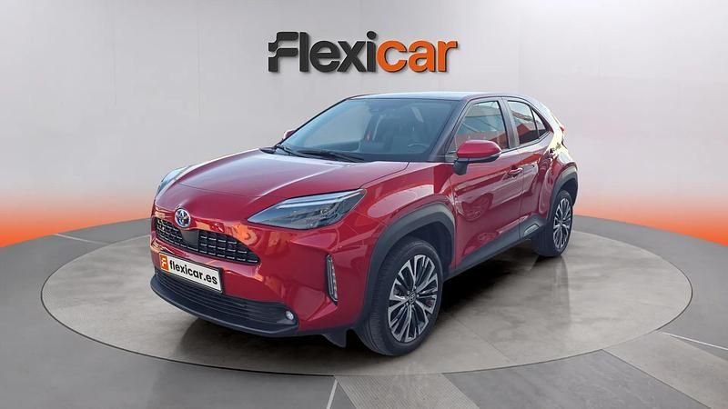 Usado Toyota Yaris Hybrid Active 116 CV (85 kW) 2023 Granate