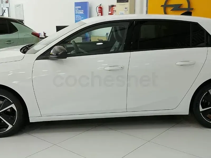 Nuevo Opel Astra Edition 110 CV (80 kW) 2025 Blanco Utilitario