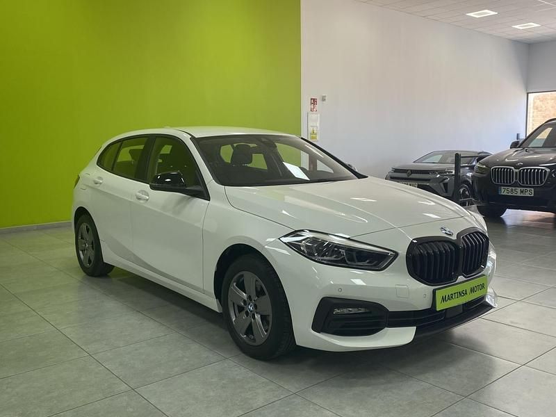 Usado BMW 118 136 CV (100 kW) 2021 Blanco Utilitario
