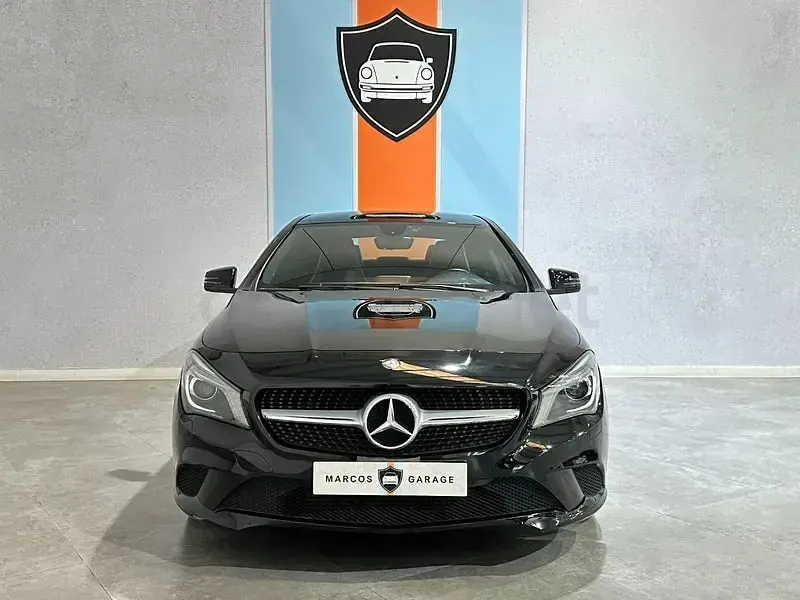 Usado Mercedes CLA180 Urban 122 CV (89 kW) 2013 Negro Berlina