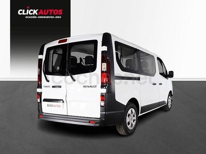 Usado Renault Trafic 110 CV (80 kW) 2023 Blanco Monovolumen