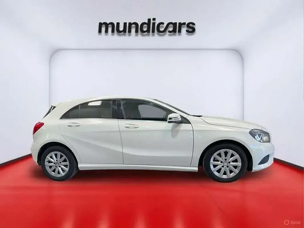 Usado Mercedes A180 Style 122 CV (89 kW) 2013 Blanco Berlina