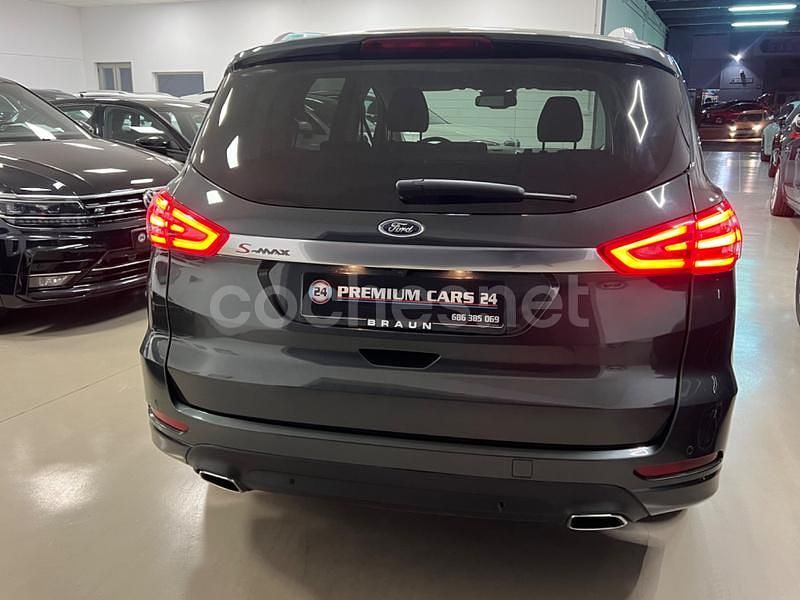 Usado Ford S-MAX ST-Line 190 CV (139 kW) 2019 Verde Monovolumen